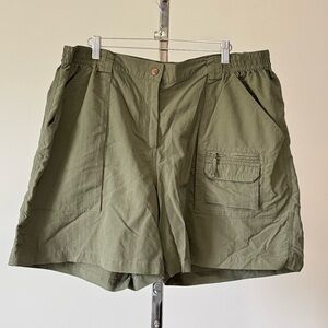 World Wide Sportsman Cargo Fishing Shorts Women's Olive Green Nylon Sz 18W